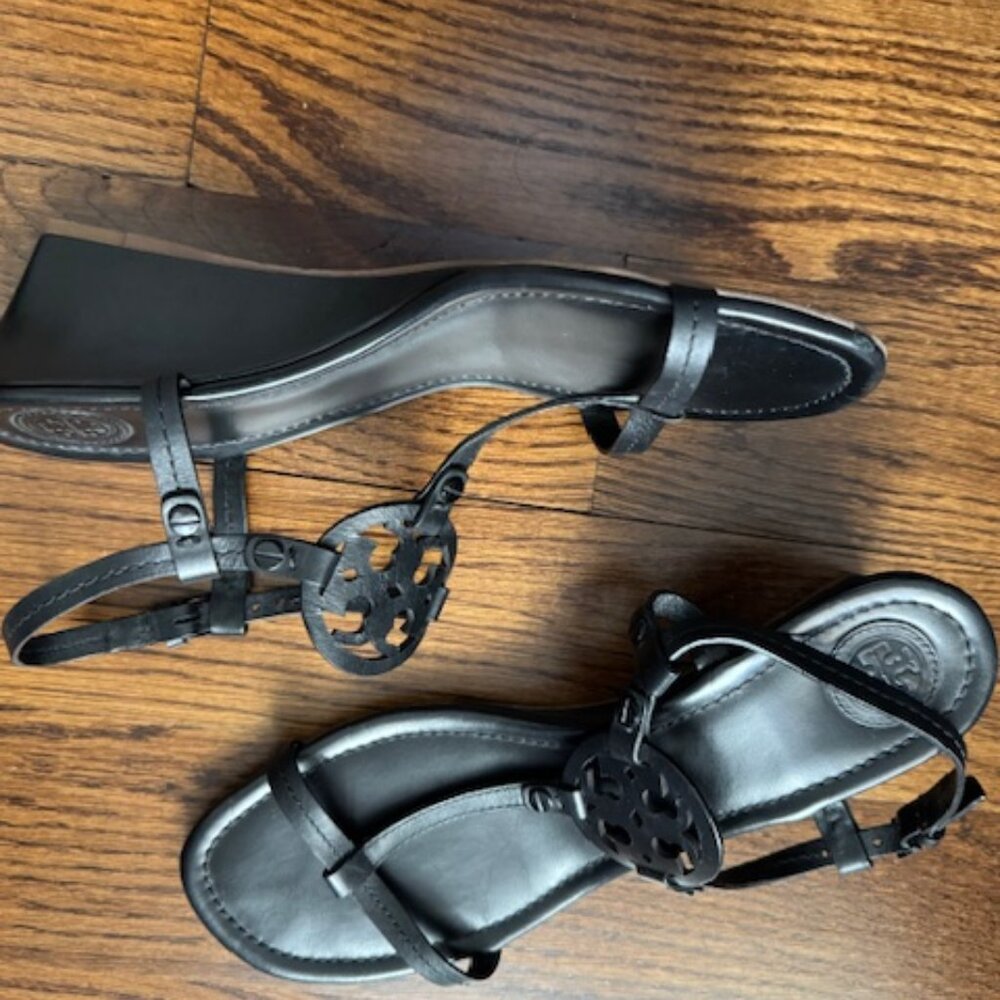 Tori Burch Black Sandals Size 8